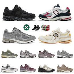 Protection Pack Phantom Black 2024 New Arrival 2002R Running Shoes Sail Petrol Exuberant Mens Women BB2002R 2002 R Grey Pocket Trainers Sneakers