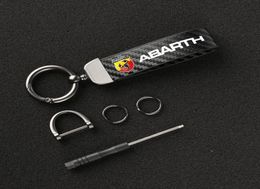 Keychains Carbon Fibre Car Key Chain 360 Degree Rotating Horseshoe Rings For Fiat Abarth 595 500 124 Spider Accessories3899110