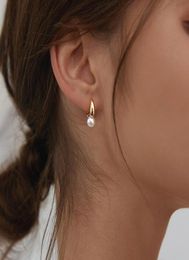 Hoop Huggie Vintage French Pearl Earrings Female Cute Temperament Wedding For Women Korean Fashion Small Round Earring2843675