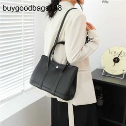 Designer Garden Party Bags 2024 New Type Womens French Forest Series Simple and High Grade Beauty One Shoulder Handheld Crossbody with Large Capacity Have Logo D1ty