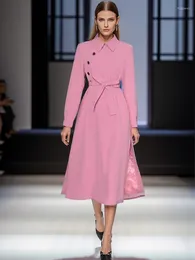 Kvinnor Trenchrockar Pink Coat Autumn Designer Långärmad mode Elegant vintage Formell tillfälle Party Casual French for Women S25i