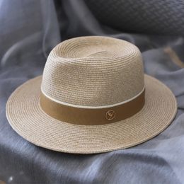 Designer Natural Panama Soft Shaped Straw Hat Summer WomenMen Wide Brim Beach Sun Cap UV Protection Fedora Birthday Gift 240103