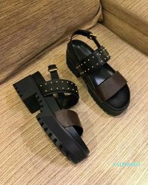 Womens Beach Shoes Print Leather Women Designer Platform Sandals Gladiator Style Outdoor Flat Sandals All Black and Black Brown