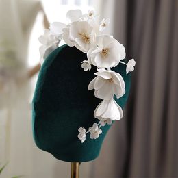 Bridal Hair Jewelry White Flower Headbands Hairbands Handmade Headpieces Headwear For Brides Women Headdress Wedding Accessories 240103
