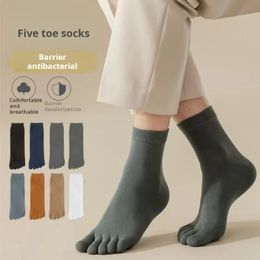 5 pairsMen s Autumn Winter Cotton Anti odor Sweat absorbent Mid calf Five toe Socks 240103