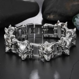 Bangle Europe and the United States fashion titanium bracelet stainless steel bracelet domineering wolf head men bicycle chain