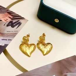 Back Net celebrity cold wind niche simple fashion hundred matching new golden heartshaped earrings