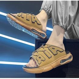 Men Fashionable Trendy Shoes Wooden Clogs Garden Outdoor Beach Sandals Flip Air Cushioned Summer Casual Slippers 240103