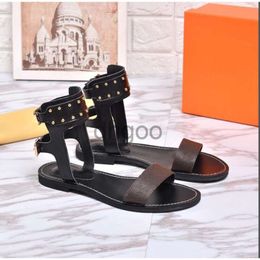2024 New Sandals Summer Casual Flat Sandals Luxury Ladies Canvas Gladiator Style Party Sexy Ladies Shoes