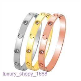 Car tiress New Brand Classic Designer Bracelet Hot selling card family love lovers eternal ring fifth generation screwdriver titanium steel With Original Box ORLT