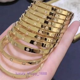 Designer Jewellery Car tiress Classic Bangles Bracelets For Women and Men New LOVE Rose Gold Titanium Steel Bracelet with Ten Diamond Coup With Original Box