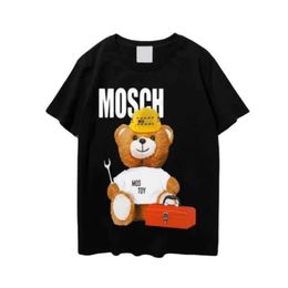 Men's T-Shirts Moschino Designer Summer Italian Luxury Brands Men and Women Round Neck Short Sleeves Fashion Printed Loose Fit Cotton Outdoor Leisure Top cc3