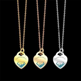 Fashion New Peach Heart Pendant Necklaces Brand Classic Green Enamel for Men Women Premium Stainless Steel Designer Necklace Jewellery U5Y8