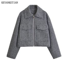 KEYANKETIAN Winter Women's Tweed Texture Gray Short Jacket Retro Flap Pockets Zipper Loose Crop Coat Jaqueta Feminina Top 240104