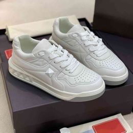 Designer shoes new brand luxury green Italian women sports shoes comfortable trend to wear the same pair of shoes with star fashion