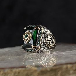 Wedding Rings Vintage Handmade Mens Signature Ring Vintage Silver Carved Pattern Inlaid Green Zircon Party Punk Motorcycle Ring 240104