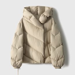 Winter Coat Women Short Lightweight White Duck Down Coat Hooded Loose Warm Bread Puffer Jacket Female Outerwear 240105