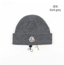 Fashion Designer hat Mens and women's beanie fall/winter thermal knit hat ski brand bonnet High Quality plaid Skull Hat Luxury warm cap Knitted hat