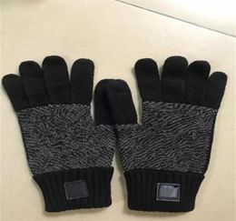 Knitted Gloves classic designer Autumn Solid Colour European And American letter couple Mittens Winter Fashion Five Finger Glove Bl7718486