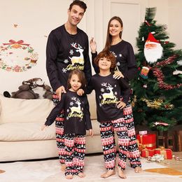 Women's Sleepwear Christmas Parent-Child Pyjama Set Family Nightwear Women Men Child Santa Claus Printed Long Sleeved Trousers Home Clothes