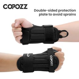 COPOZZ 1 Pair Roller Skating Wrist Support Gym Ski Wrist Guard Skating Hand Snowboard Protection Hand Protector Men Women Child 240104