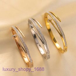 Fashion Bracelet Car tiress Ladies Rose Gold Silver Lady Bangle New INS Wind Nail Titanium Steel Diamond Inlaid Card Home Colorless Womens With Original Box