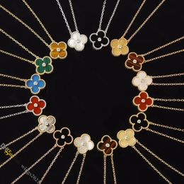Anhänger-Halsketten, klassische Van Clover-Halskette aus 18 Karat Gold, Diamant-Schmuckdesigner für Damen, Titanstahl, vergoldet, verblasst nicht und ist nicht allergisch. Store/21417581