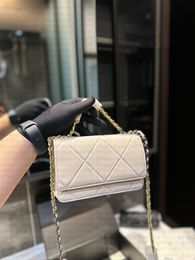 Modische WOC 19 Bag Diamant-karierte Umhängetasche aus echtem Leder mit klassischer Klappe für Damen, klassische Kettentasche mit Box und komplettem Zubehörset