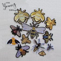 Sewing Clothes Patch High Quality Iron On Embroidery accessory Patches fix Applique Motifs Sew On Garment Stickers Crown Bee Ne8267129