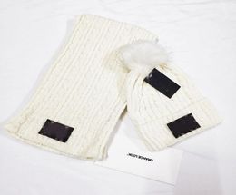 2022 Women Pom Poms Beanie Warm Knitted Bobble Fur Pompom Hat and Scarf Set Men039s Real Raccoon Pompon Winter Hat Skullies7511341