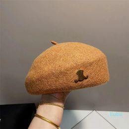 Designer Fashion Winter Hat Women's Autumn Knitted Pumpkin Wool Hat Beret British Student Painter Hat Beret Pants