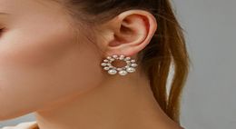 Stud 2021 Trendy Ladies Pearl Earrings Banquet Dress Accessories Niche Design Pierce1857114