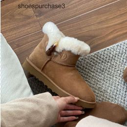 Designer womens Buckle Winter Uug Leather Shoes Luxury Horn Fur Sandal Fur boots Boot Warm New Girl Furly Cow Snow Women's Wood 2024 Low Wool Cotton Winter 852B