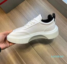 Fashion Men Casual Shoes Thick Bottoms Running Sneakers Italy Originals Elastic Band Low Tops White Black Leather Badge Designer Athletic Shoes Box