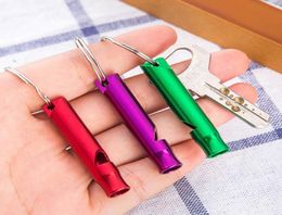 2021 Whole Aluminium Alloy Whistle Mini Keyring Keychain Whistle Outdoor Emergency Alarm Survival Sport Camping Hunting Metal W3222047