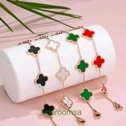 Designer bracelets Van Clover Bracelet New Single sided Four Leaf Grass Titanium Steel Colorless Womens Light Luxury Small Size Five Flower With Box