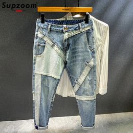 Supzoom Arrival Top Fashion Autumn Zipper Fly Stoashed Casual Patchwork Cargo Denim Pockets Cotton Jeans Men 240104