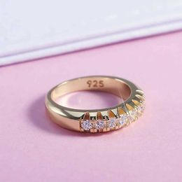 Band Rings Huitan High Quality Office Lady Accessories Rings Golden Colour Halo Micro Paved Casual Style Female Jewel With Size 6-10 2019 J240105