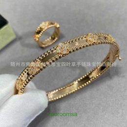 Van Classic Designer Bracelet for Men and Women Fanjia Gold Diamond Kaleidoscope Women's High Edition Simple Elegant Lucky Clover With Box Jun