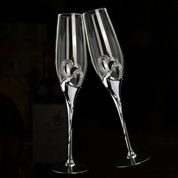 2Pcs Wedding Champagne Glass Set Toasting Flute Glasses with Rhinestone Crystal Rimmed Hearts Decor Drink Goblet Cup 240104