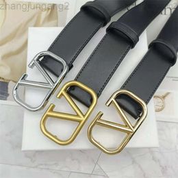 2024 Designer Fashion Simple v Home Versatile Men and Women Cowhide Youth Leisure Letters Smooth Buckle Pants Belt Straight