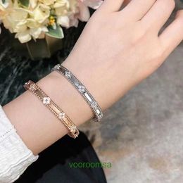 High Quality Van 18k Gold Holiday Gift Bracelet Jewelry Narrow Edition Kaleidoscope Womens Exquisite Sculpture Craft Handmade With Box