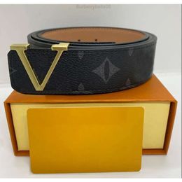 louisely vuttonly Crossbody viutonly vittonly Fashion buckle designer belt genuine leather belt big gold buckle belt V letter design Highly Quality designer M2J1