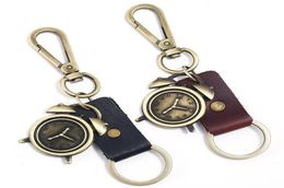 Keychains Fashion Vintage Car Key Chain Alloy Alarm Clock Pendants Leather Bag Accessory Keyring Keychain Hiphop Retro Unisex Jewe4778039
