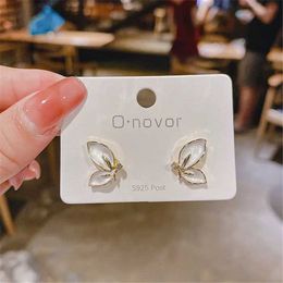 Stud New Fashion Enamel Butterfly Stud Earrings Women Personality Beautiful Golden Rimmed Crystal Butterflies Earrings Jewellery Gift J240105