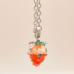Lyxdesigner Kvinnor halsband Strawberry Pendant Halsband Söt stil Silverkedja örhängen armband smycken set bokstäver logo tjej gåva