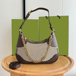 2023 Luxus-Designer-Tasche, modische und exquisite Halbmond-Tasche, gepaart mit drei Schultergurten, einzelne Umhängetasche, Umhängetasche, Unterarmtasche 5A