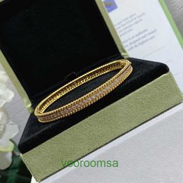 High Quality Van 18k Gold Holiday Gift Bracelet Jewelry gold single row full diamond bracelet narrow edition high end hand inlaid version a With Box Jun QI2X