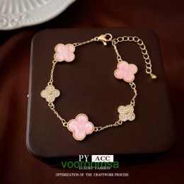 Classic Van Fashion Charm Bracelets Four Leaf Clover Real Gold Electroplated Zircon Fritillaria Flower Bracelet Small Fresh Sweet and With Box