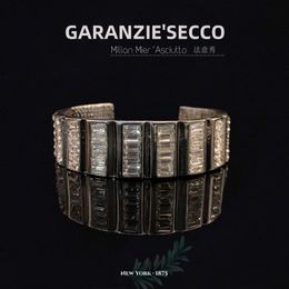 Garanzie Terraced Mountain and Plank Valley High Luxury Temperament Hammer Personalised Bracelet 231015